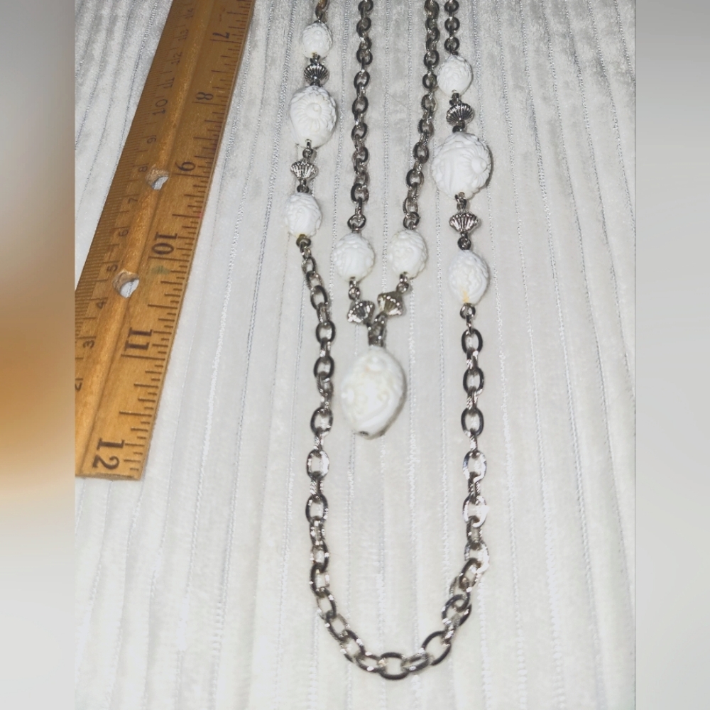 1970’s Sarah Coventry Necklace 28”
